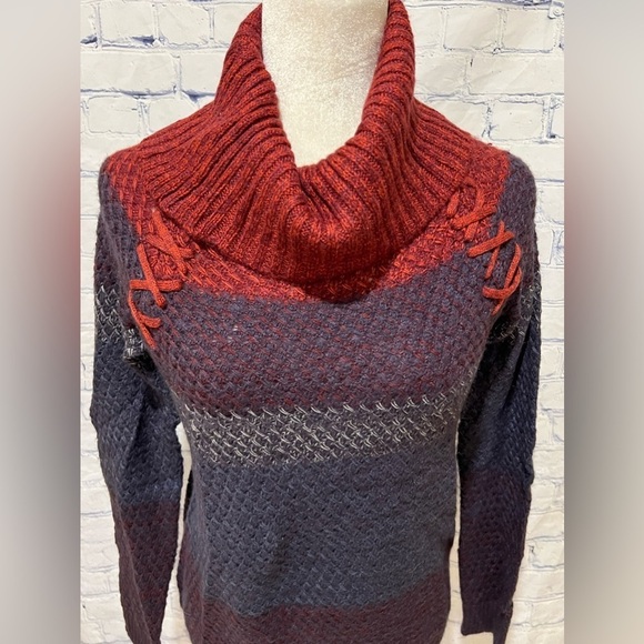 Signature Studio Cowl Neck Sweater Size Small - Picture 2 of 6